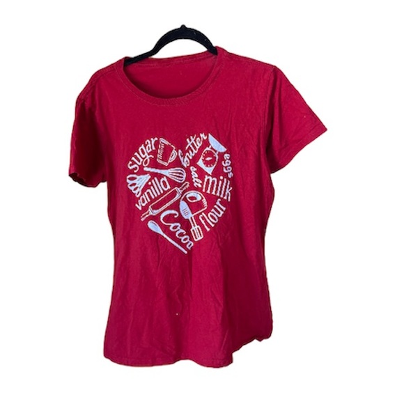 Tops - Cookie baker heart t shirt size L